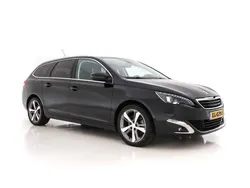 Noir perla nera (zwart metallic) Gebruikt 2015 Peugeot 308 Allure Stationwagen | € 8.445 (Eerlijke prijs)