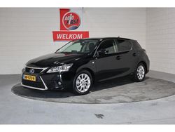 Zwart Gebruikt 2015 Lexus CT200h Hatchback | € 13.950 (Eerlijke prijs)