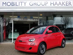 Rood Nieuw 2025 Fiat 500C Cabriolet | € 32.400