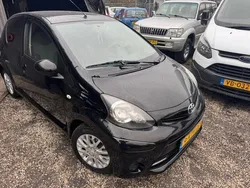 Zwart Gebruikt 2013 Toyota Aygo Hatchback | € 4.500 (Iets duurder)