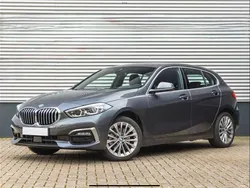 Grijs Gebruikt 2021 BMW 118 Luxury Line Hatchback | € 26.250 (Eerlijke prijs)