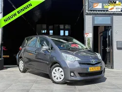 Grijs Gebruikt 2013 Toyota Verso-S MPV | € 8.000 (Eerlijke prijs)