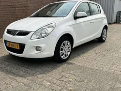 Wit Gebruikt 2010 Hyundai i20 MPV | € 2.999