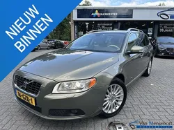 Groen, metallic lak Gebruikt 2008 Volvo V70 Summum Stationwagen | € 8.450 (Eerlijke prijs)