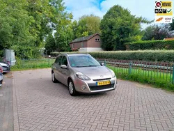Bruin Gebruikt 2013 Renault Clio GrandTour Collection Stationwagen | € 3.950