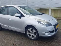 Grijs Gebruikt 2010 Renault Scénic III Dynamique MPV | € 1.499 (Eerlijke prijs)