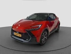 Rood, metallic lak Gebruikt 2023 Toyota C-HR Executive SUV | € 35.950 (Goede deal)