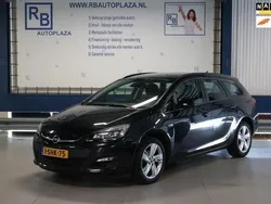 Zwart Gebruikt 2013 Opel Astra Stationwagen | € 4.750 (Goede deal)