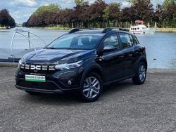 Zwart Gebruikt 2023 Dacia Sandero Expression Hatchback | € 17.100 (Super prijs)