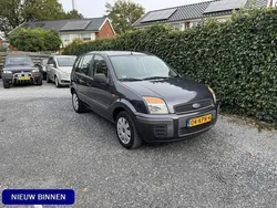 Grijs, metallic lak Gebruikt 2010 Ford Fusion Cool & Sound Edition MPV | € 2.445 (Eerlijke prijs)