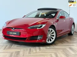 Rood, metallic lak Gebruikt 2017 Tesla Model S Sedan | € 29.944 (Duur)