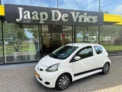 Wit Gebruikt 2009 Toyota Aygo Hatchback | € 2.950 (Eerlijke prijs)