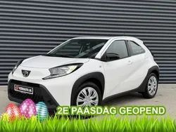 Wit Gebruikt 2023 Toyota Aygo Play Hatchback | € 16.245 (Goede deal)