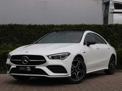 Wit, metallic lak Gebruikt 2020 Mercedes CLA250e AMG Sedan | € 30.950 (Super prijs)