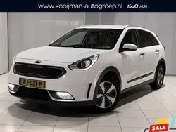 (ud) clear white s Gebruikt 2017 Kia Niro SUV | € 13.999 (Eerlijke prijs)