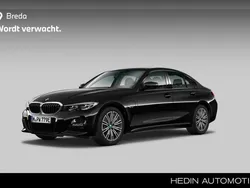 Zwart, metallic lak Gebruikt 2022 BMW 330 Executive Sedan | € 37.880 (Eerlijke prijs)