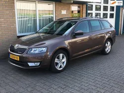 Bruin, metallic lak Gebruikt 2014 Skoda Octavia Business Line Stationwagen | € 5.950 (Eerlijke prijs)