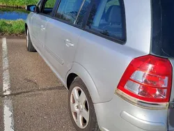 Grijs Gebruikt 2006 Opel Zafira Essentia MPV | € 1.200 (Goede deal)