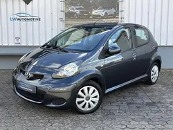 Grijs Gebruikt 2011 Toyota Aygo Comfort Hatchback | € 4.445 (Eerlijke prijs)
