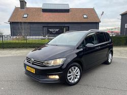 Zwart (metallic) Gebruikt 2016 VW Touran Highline MPV | € 9.900 (Iets duurder)