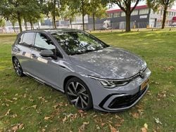 Grijs Gebruikt 2022 VW Golf VIII Business+ Sedan | € 27.000 (Goede deal)