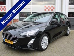 Zwart (metallic) Gebruikt 2020 Ford Focus Business Edition Hatchback | € 15.995 (Eerlijke prijs)