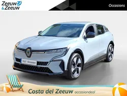 Gris rafale kqj Gebruikt 2023 Renault Mégane Evolution Hatchback | € 27.945 (Eerlijke prijs)