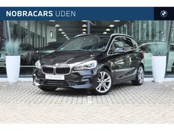 Zwart Gebruikt 2019 BMW 218 Executive Stationwagen | € 21.450 (Eerlijke prijs)
