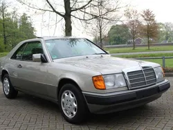 Goud Gebruikt 1991 Mercedes 200 Coupé | € 15.950