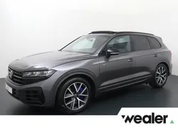 Grijs, metallic lak Gebruikt 2024 VW Touareg R SUV | € 82.840 (Eerlijke prijs)