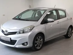 Grijs Gebruikt 2012 Toyota Yaris Hatchback | € 10.144 (Eerlijke prijs)