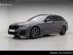 Berninagrau bernstein effect (grijs metallic) Gebruikt 2022 BMW 520 Shadowline Stationwagen | € 43.895 (Duur)