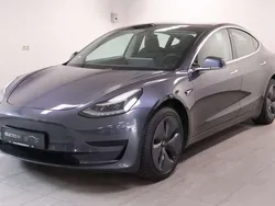 Grijs Gebruikt 2019 Tesla Model 3 Standard Range Sedan | € 20.450 (Eerlijke prijs)