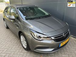 Grijs Gebruikt 2018 Opel Astra Edition Stationwagen | € 9.495 (Goede deal)