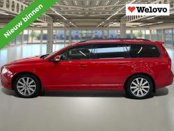 Rood Gebruikt 2009 Volvo V70 Kinetic Stationwagen | € 9.950 (Eerlijke prijs)