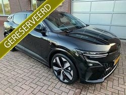 Zwart Gebruikt 2023 Renault Mégane Iconic Hatchback | € 24.950 (Goede deal)