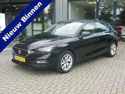 Zwart Gebruikt 2021 Seat Leon Reference Hatchback | € 16.250 (Eerlijke prijs)