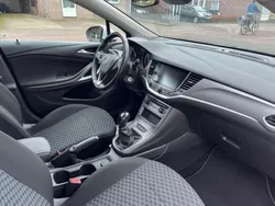 Wit, andere lak Gebruikt 2019 Opel Astra Edition Stationwagen | € 11.450 (Eerlijke prijs)