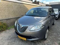 Zilver Gebruikt 2011 Lancia Ypsilon Silver Hatchback | € 2.750 (Goede deal)