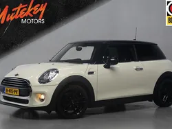 Wit Gebruikt 2016 Mini Cooper Business Hatchback | € 8.999 (Goede deal)