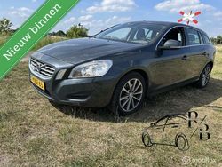 Grijs Gebruikt 2013 Volvo V60 Momentum Stationwagen | € 6.299 (Eerlijke prijs)