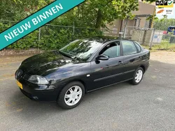 Zwart, metallic lak Gebruikt 2005 Seat Cordoba Reference Sedan | € 999 (Eerlijke prijs)