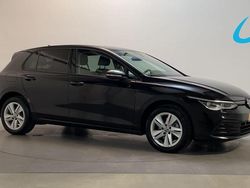 Zwart Gebruikt 2022 VW Golf VIII Business Hatchback | € 19.750 (Goede deal)