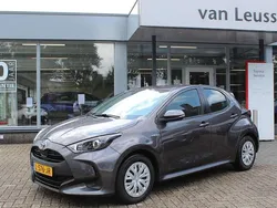 Grijs Gebruikt 2021 Toyota Yaris Hybrid Active Hatchback | € 15.700 (Goede deal)