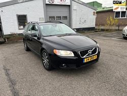 Zwart (metallic) Gebruikt 2013 Volvo V70 Stationwagen | € 7.999 (Super prijs)