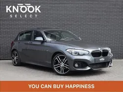 Grijs, metallic lak Gebruikt 2019 BMW 118 Executive Hatchback | € 21.495 (Eerlijke prijs)