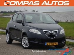 Zwart (metallic) Gebruikt 2014 Lancia Ypsilon Silver Hatchback | € 5.940 (Eerlijke prijs)