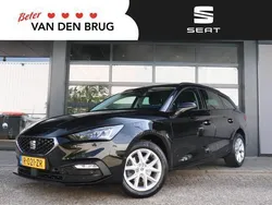 Zwart, metallic lak Gebruikt 2023 Seat Leon Business Stationwagen | € 19.450 (Goede deal)