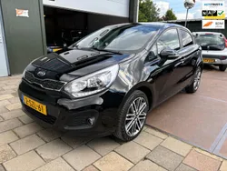 Zwart Gebruikt 2014 Kia Rio Plus MPV | € 5.499 (Eerlijke prijs)