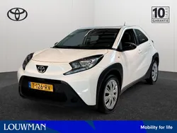 Wit Gebruikt 2023 Toyota Aygo Play Hatchback | € 17.490 (Eerlijke prijs)